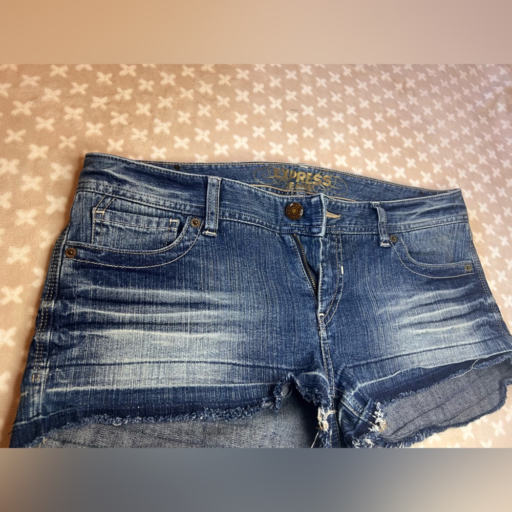 Express Distressed Denim Shorts - Picture 2 of 6